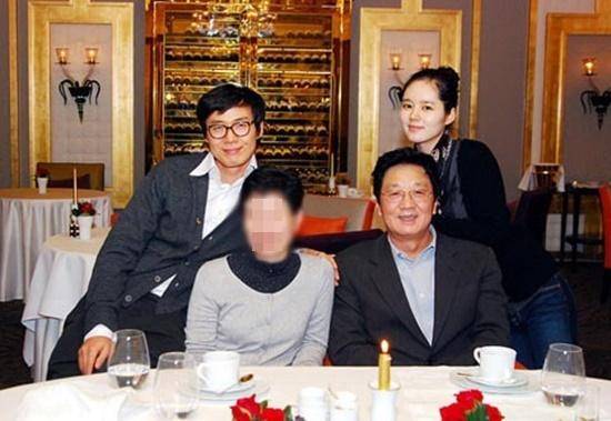 한가인 연정훈 부부의 가족사진. 온라인커뮤니티