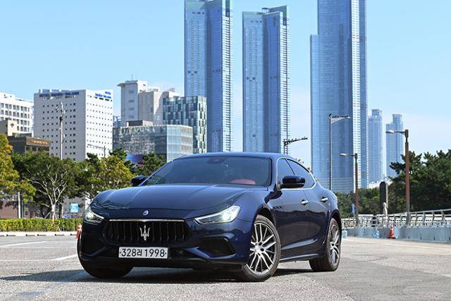 마세라티 in 부산...기블리 하이브리드