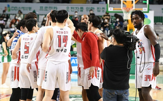 서울 SK가 단독 1위로 올라섰다. 사진=KBL 제공