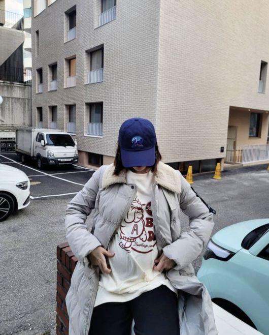 Hyeolim of the group Wonder Girls revealed the latest in pregnancy.Hyeolim posted several photos on her Instagram account on Friday, along with heart-shaped emojis.In the photo, Hyeolim, who is wearing a hat and padding jumper on the street, is posing.The lightly out D line and the hyeolim smiles brightly when spreading on the boat attract attention.Meanwhile, Hyeolim married Shin Min-chul, a Taekwondo player, in July last year, and recently reported on the news of the pregnancy.hyeolim Instagram