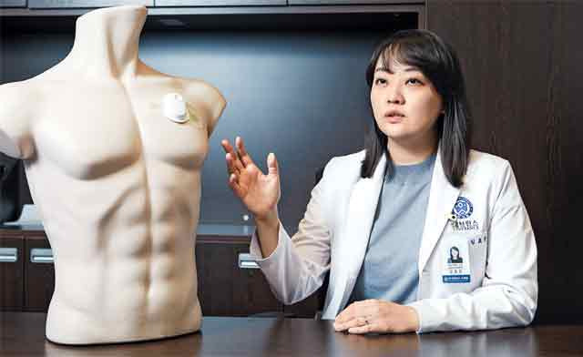 김효은 교수가 심방세동 검사에 대해 설명하고 있다./신지호 헬스조선 기자