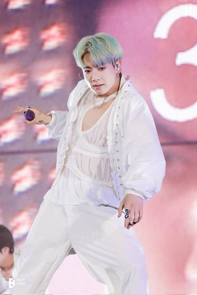 방탄소년단 정국, '최고의 목소리 K팝 아티스트'..멕시코 매체 "세계를 놀라게 한 목소리"
