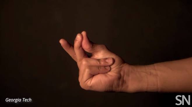 손가락 스냅 동작은 눈을 깜빡이는 것보다 20배나 빠르다.