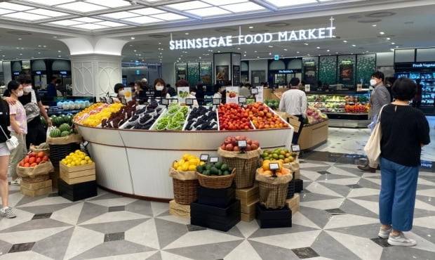 신세계백화점 식품매장. 사진=신세계백화점