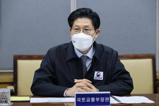 노형욱 국토교통부 장관 [이미지출처=연합뉴스]