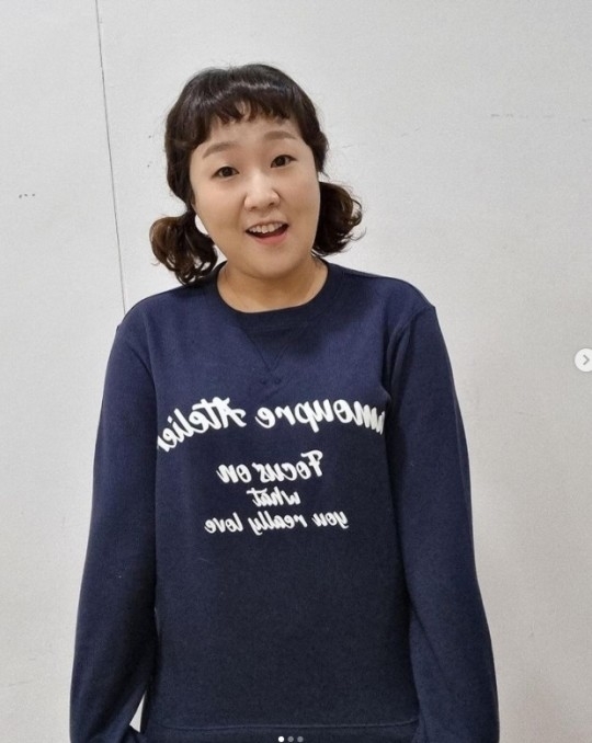 Gag Woman Lee Su-ji reveals her look that has changed unknowingly since weight lossOn the 24th, Lee Su-ji posted a picture on his SNS with an article entitled On the Way to Pass Amopre, a snake wintering gift.Lee Su-ji in the photo is smiling with a T-shirt on his head.He recently lost 14kg, and he caught his eye with his face in a slim figure with a loose T-shirt.Meanwhile, Lee Su-ji, who made his debut as a comedian on KBS 27 in 2012, marriages with non-entertainers in 2018.Copyright Korea Economic TV