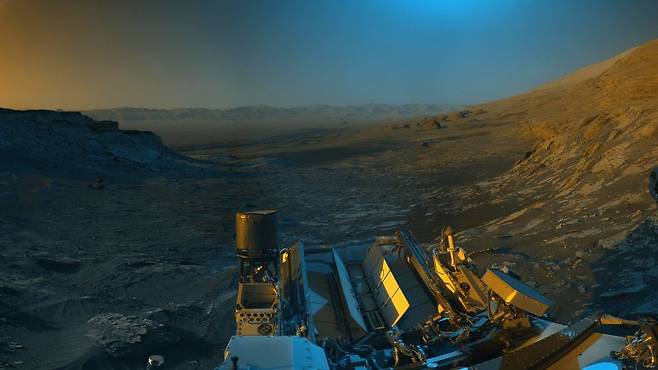 화성 표면의 아름다운 풍광. 큐리오시티가 사프 산 기슭에서 촬영한 것이다.사진=NASA/JPL-Caltech