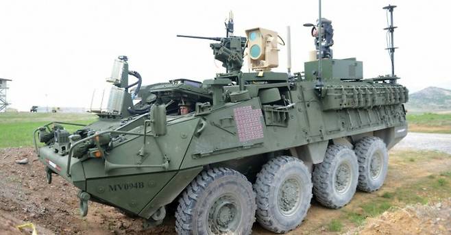 미 육군 장갑차 스트라이커에는 대공용 50kW 레이저 무기가 새로 장착될 예정이다. 미 육군 제공