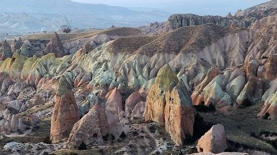 카파도키아는 계곡 트레킹 명소로도 유명하다. 붉은 계곡은 석양이 고운 계곡.