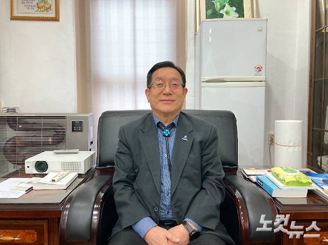 황용규 목사. 최진성 아나운서