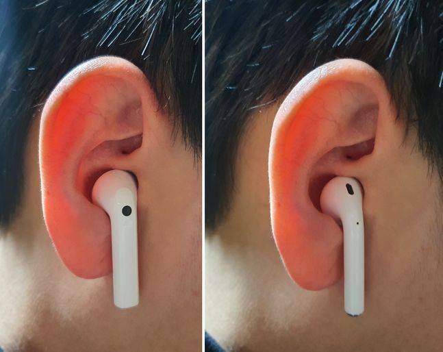 샤오미 무선이어폰 ‘레드미버즈3’(왼쪽)와 애플 ‘에어팟 1세대’를 착용한 모습.ⓒ데일리안 김은경 기자