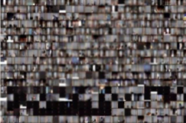 국내 아파트 단지 홈네트워크 시스템 월패드가 해킹돼 유출된 것으로 추정되는 아파트 거실 영상 캡쳐본. 온라인커뮤니티 캡쳐.