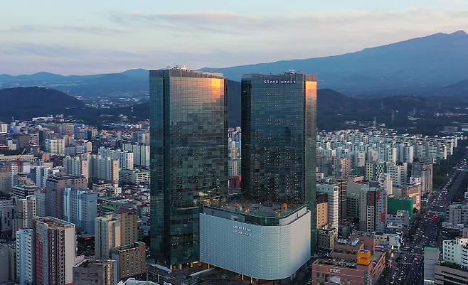 제주 드림타워 복합리조트. 롯데관광개발 제공