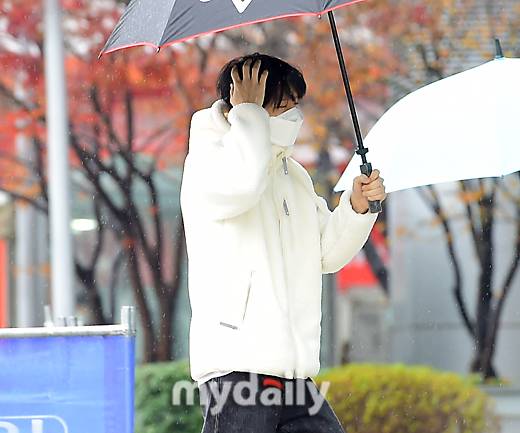 ▲ 비에 젖은 헤어 정리