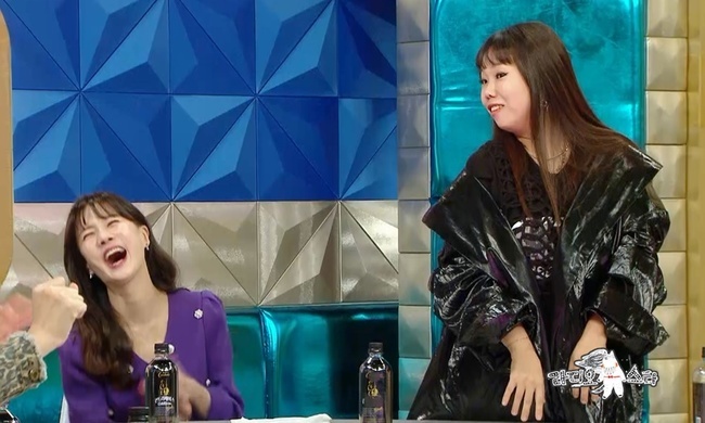 Gagwoman Hong Hyon-hee reveals the blue-collar Kahaani that has gone through the mainstream.MBC Radio Star (planned by Kang Young-sun/director Kang Sung-ah), which will be broadcast on December 1, will feature Park So-hyun, Hong Hyon-hee, no:ze, and Anupam with a feature of Hangy-myeon Fly!Hong Hyon-hee was a pharmaceutical company employee and jumped into the path of a gag woman a little later than others.Hong Hyon-hee said that he resigned to the pharmaceutical company at the same time as he passed the bond, saying, You are the first person to go out for a dream.Hong Hyon-hee said he expected to pass the SBS bond test at once and walk the flower path as a gag woman, but the reality was cold.In the end, he became a comedian and re-entered the contract for a pharmaceutical company that he had been in for more than a year.He will leave a company twice, and will give a smile and impression to viewers with Kahaani, who has been in the position of a gag woman after a long period of obscurity.In particular, Hong Hyon-hee is curious about the fact that he used the wind Bae Suzyri (?) to rise during his long obscurity.Hong Hyon-hee said, I took the line after Lee Kook-ju and Park Na-rae, and that he boasted of the past class Park So-hyun Line.Hong Hyon-hee also confessions that Lee Hyori and got a fatal star disease after co-stage at the end of the year ceremony.Hong Hyon-hee confessed that he had to rest for three years due to the aftereffects of the stage with Lee Hyori (?), which raises the question of why he would be hiding.Hong Hyon-hee boasts a pleasant couple chemi in 2018, appearing with interior designer Jacques and marriage, Point of omniscient meddling and Fat of Wife.In addition, he has been loved by the public for his daily life with Family including the sale of the city.