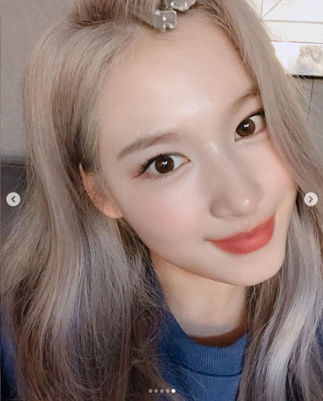 TWICE Sana has reported on the latest.Sana posted a picture on the official Instagram on the 1st with an article entitled When waiting for SCIENTIST movie shooting.In the open photo, Sanas close-up selfie is contained.Meanwhile, TWICE, which Sana belongs to, has been named for the second consecutive week on the United States of America Billboard main album chart Billboard 200.Photo: TWICE SNS