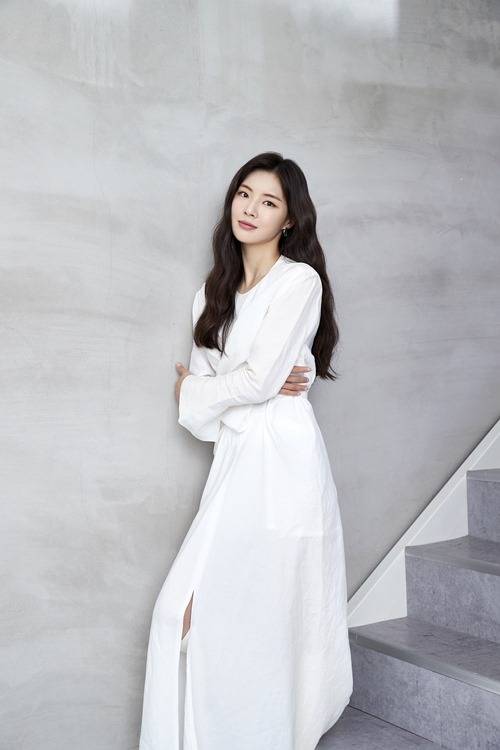 ‘이광수♥’ 이선빈 사진=이니셜 엔터테인먼트, 유영준스튜디오
