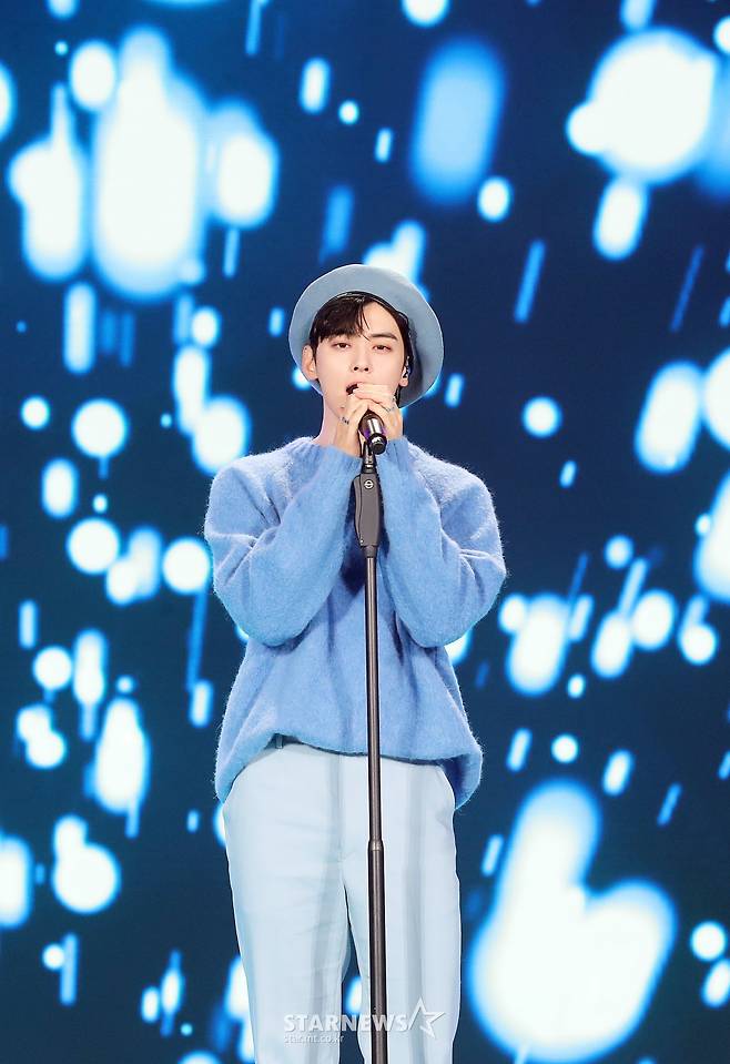 아스트로 차은우 '노래도 잘해요'[★포토]