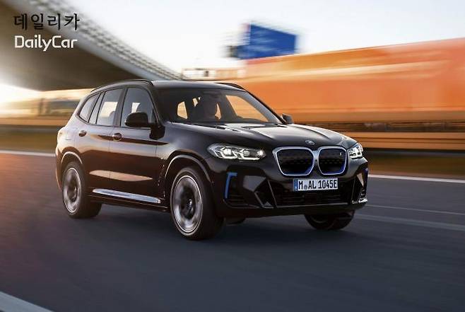 BMW iX3