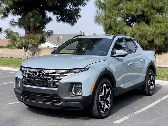 현대차동차의 첫 픽업트럭 싼타크루즈./변지희 기자