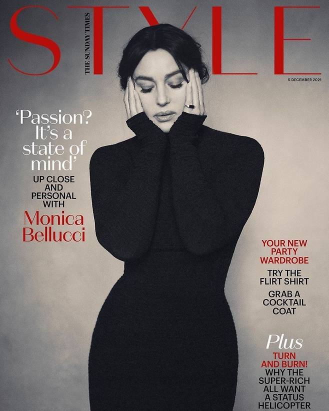 배우 모니카 벨루치가 장식한 '선데이 타임스 스타일' 매거진 커버./사진=모니카 벨루치 인스타그램