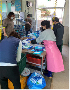 광주광역시 광산구의 아이스팩 세척 모습. 행정안전부 제공.