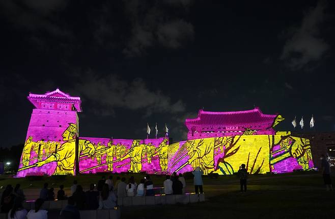 수원시가 문화재청이 주관하는 ‘2022년 세계유산 활용 미디어아트 공모사업’에 선정돼 국비 10억 원을 확보했다. / 사진제공=수원시