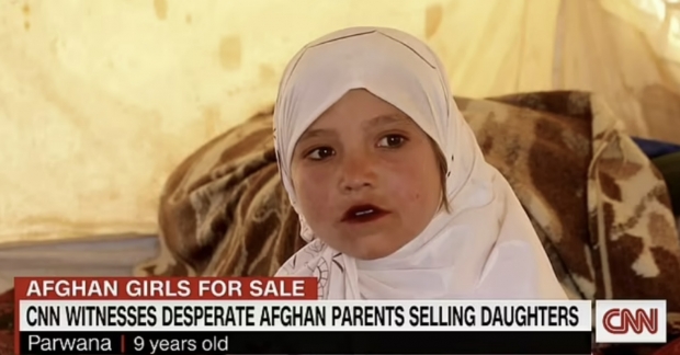 55세 남성에게 팔려간 9살 아프간 소녀 파르와나 말릭의 모습