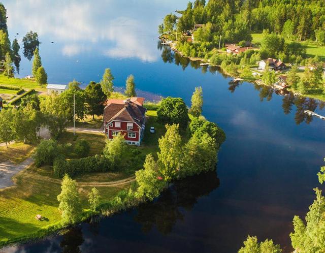 이케아에서 쓰레기통에 붙은 '토프탄(Toftan)'은 스웨덴 중부 지역에 있는 아름다운 호수의 이름이다. 스웨덴 관광청 홈페이지 캡처
