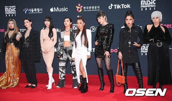 The 2021 Mnet Asian Music Awards (2021 Mnet ASIAN MUSIC AWARDS, MAMA) awards ceremony was held at CJ ENM Studio Center in Paju, Gyeonggi Province on the afternoon of the 11th.SUfa leaders pose at a red carpet event ahead of the awards ceremony. 2021.12.11
