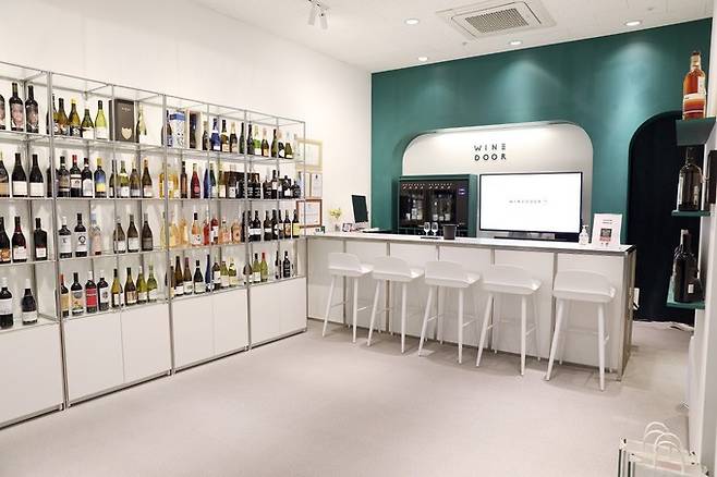 와인을 시음하고 구매할 수 있는 와인도어