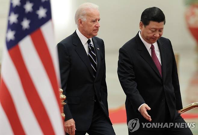 조 바이든 미국 대통령과 시진핑 중국 국가주석. 사진은 2011년 회동 [EPA 연합뉴스 자료사진. DB 및 재판매 금지]