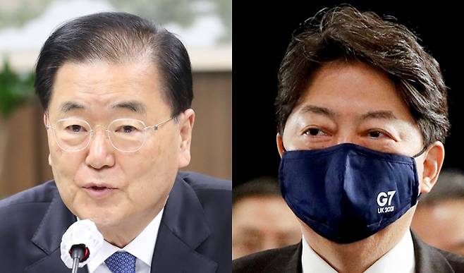 정의용 외교부 장관(왼쪽)과 하야시 요시마사 일본 외무상/사진=뉴시스, AFP