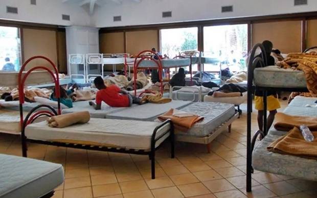 10일(이하 현지시간) ANSA통신은 시칠리아 아그리젠토 난민수용소의 집단 성폭행 사건과 관련해 경찰이 수사에 나섰다고 보도했다.