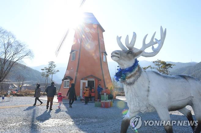 봉화 한겨울 산타마을  [연합뉴스 자료사진]