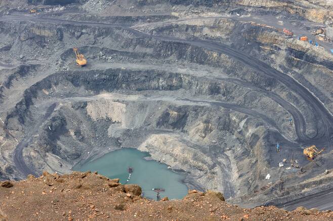 세계 최대 니켈 생산업체인 러시아 노릴스크니켈의 니켈 광산 전경./로이터 연합뉴스