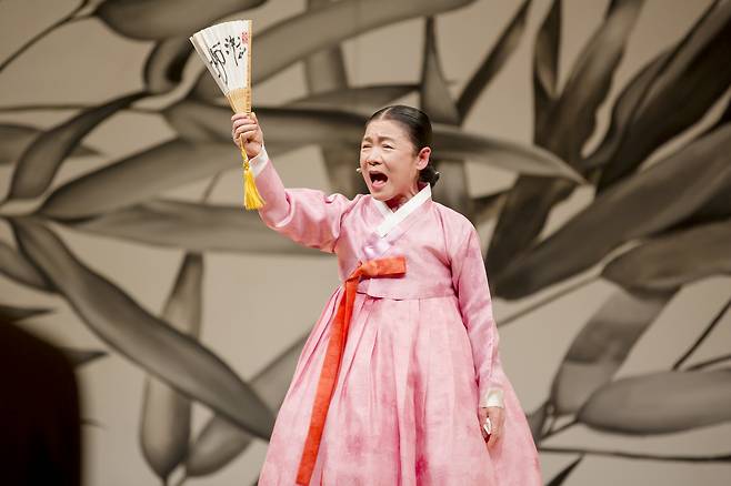 2018년 국립극장 ‘송년판소리’에서 안숙선 명창이 심청가를 풀어내는 모습. 국립극장 제공