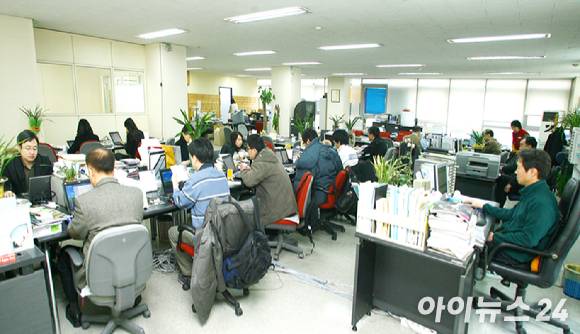 최근 유래 없는 투자 붐이 일어나고 부동산 가격이 폭등하면서 성실한 노동의 가치로 인정받던 '월급의 의미'가 퇴색되고 있다.  [사진=아이뉴스24 DB]