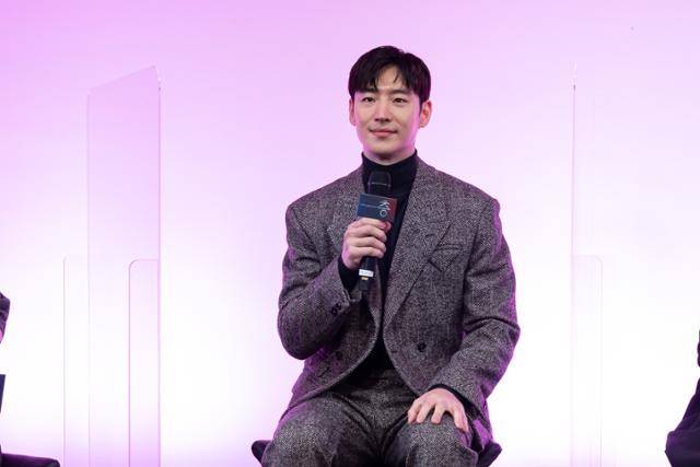 이제훈이 '층'의 온라인 제작보고회에 참석했다. 네이버 바이브, 스토리웨이브픽쳐스 제공