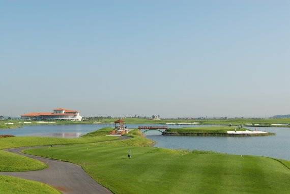 군산CC의 시그니처홀인 레이크코스 8번 아일랜드홀. /사진=군산CC