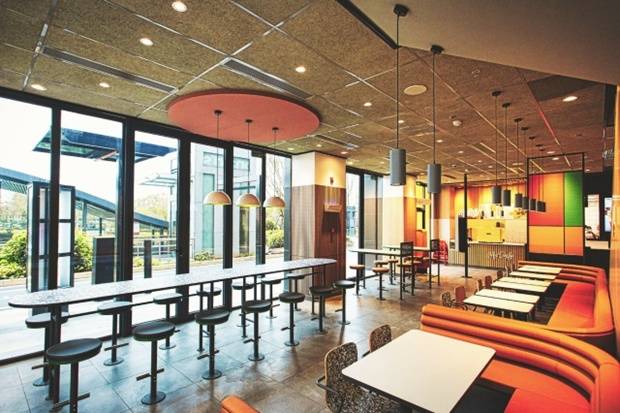 중국 맥도날드는 지난달 장쑤성 쑤저우시에 세운 신규 매장(사진)으로 1000개 매장 LEED 인증을 달성했다. 에너지 절약 및 탄소 배출 감소를 위해 LEED 인증 매장을 2022년 말까지 1800개로 늘릴 계획이다.