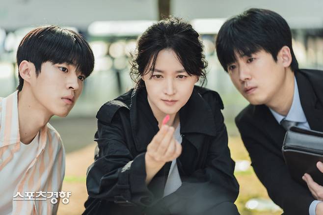 JTBC 드라마 ‘구경이’의 한 장면. 사진 키이스트, 그룹에이트, JTBC스튜디오