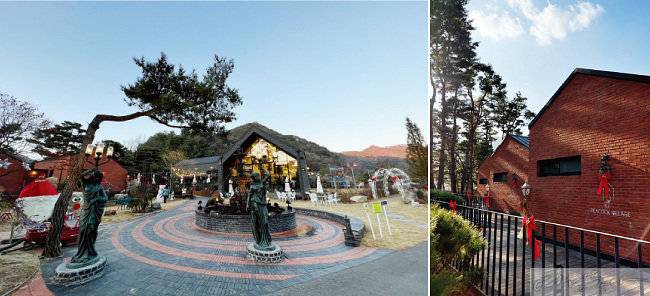 산과 계곡이 감싸고 있는 피콕빌리지는 다채로운 조형물로 꾸며져 있다.