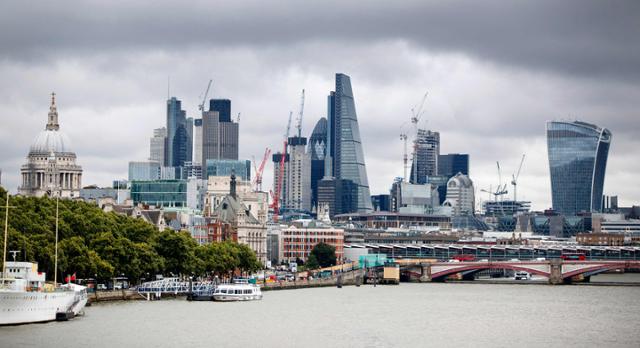 2000년 영국 런던 도시총괄건축가를 지낸 리처드 로저스는 다양한 형태의 건축을 도입해 영국의 스카이라인을 바꿨다는 평가를 받았다. 런던=AFP 연합뉴스