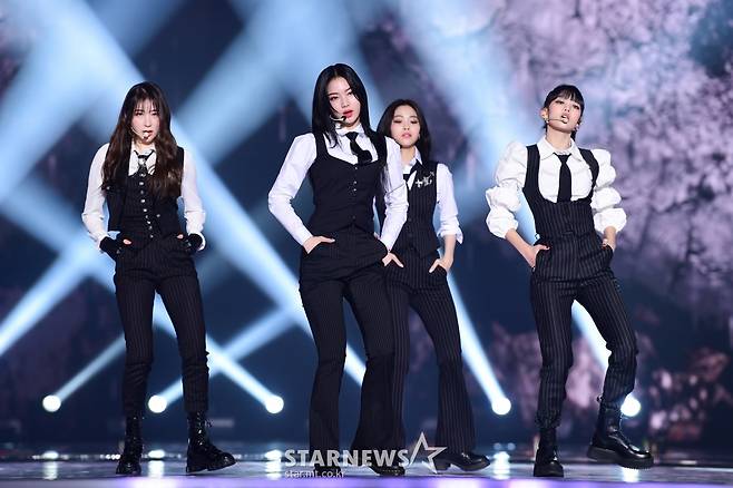 민니-채연-류진-아이사 '스페셜한 무대'[★포토]