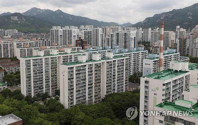 서울 아파트 단지 [연합뉴스 자료사진] 지난 4월 30일 오전 서울 노원구 일대 아파트 모습. 2021.4.30