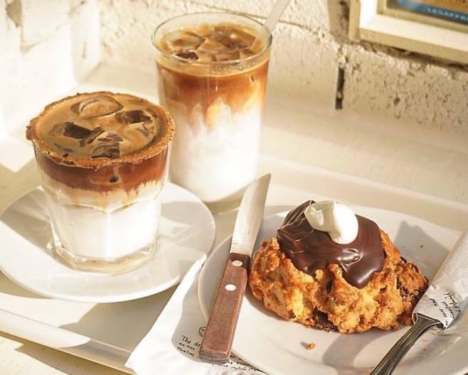 @cafe_highwaist