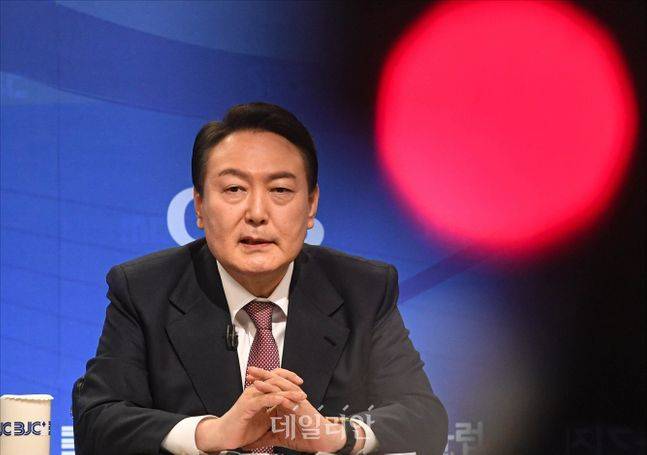 국민의힘 윤석열 후보가 28일 서울 양천구 한국방송회관에서 열린 한국방송기자클럽 초청 토론회에서 발언을 하고 있다. ⓒ국회사진취재단