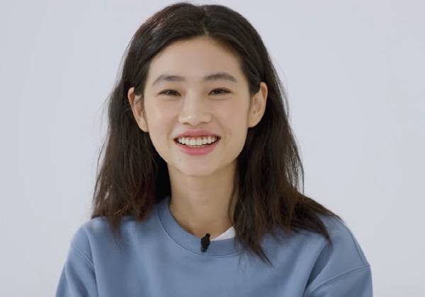 '셀럽도 다 무신사랑' 캠페인 영상에 출연한 모델 겸 배우 정호연. [사진 출처 = 무신사 유튜브]