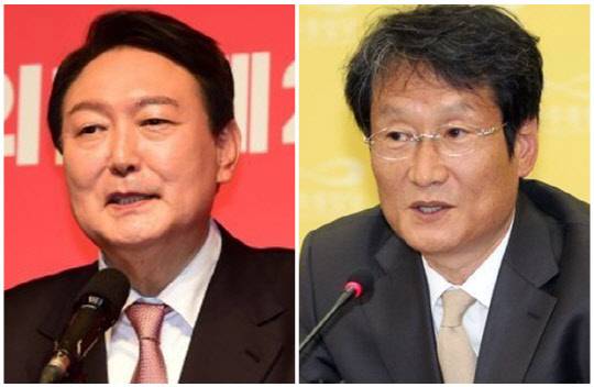 윤석열(왼쪽) 국민의힘 대선 후보와 배우 문성근씨. 연합뉴스